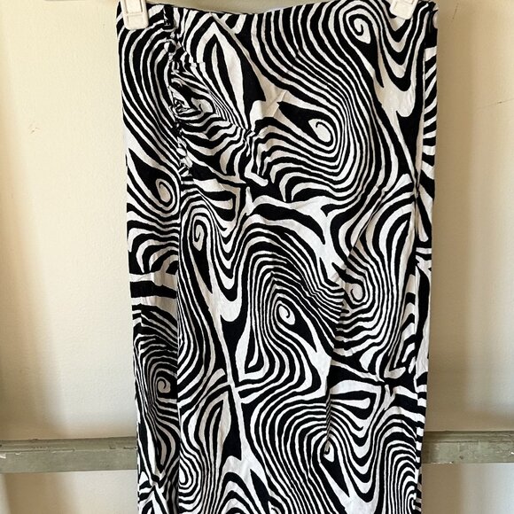 Urban Outfitters black/white swirl slit midi skirt, size XS - Picture 1 of 5